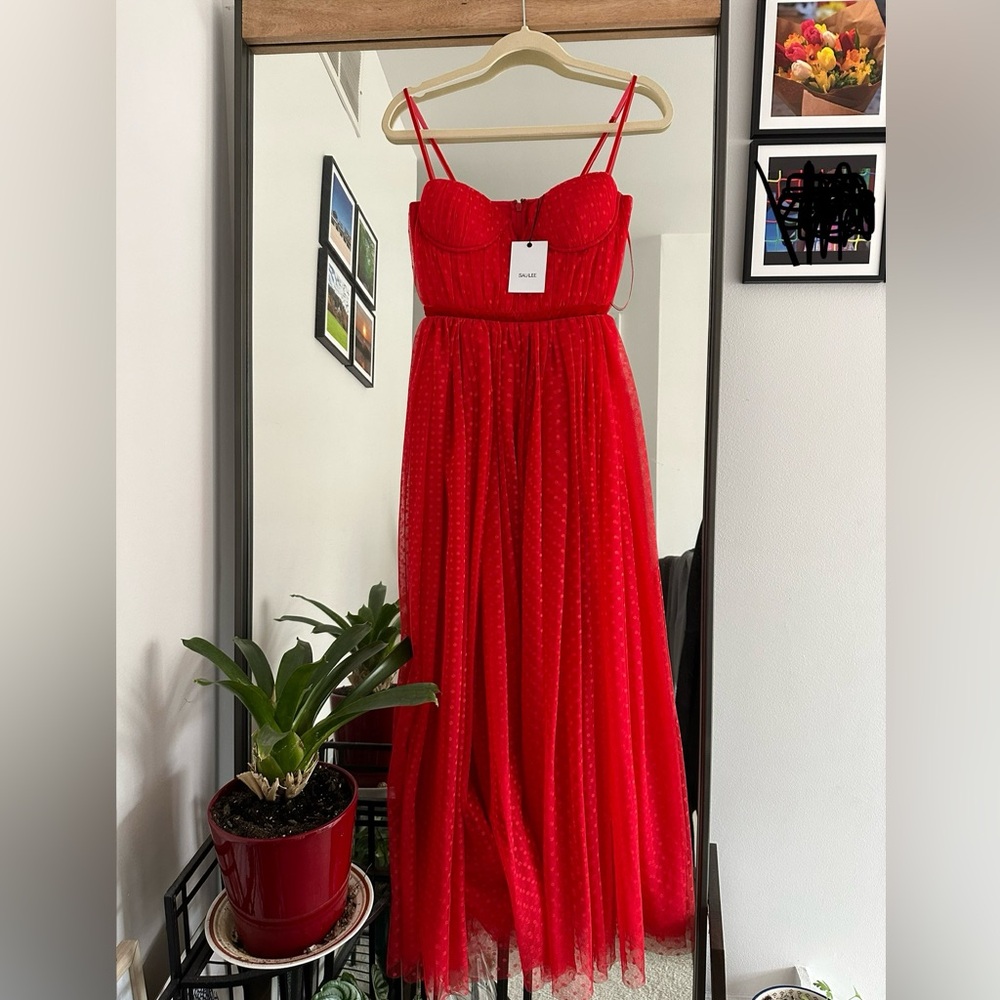 Beautiful Sau Lee Selena Tull dress.